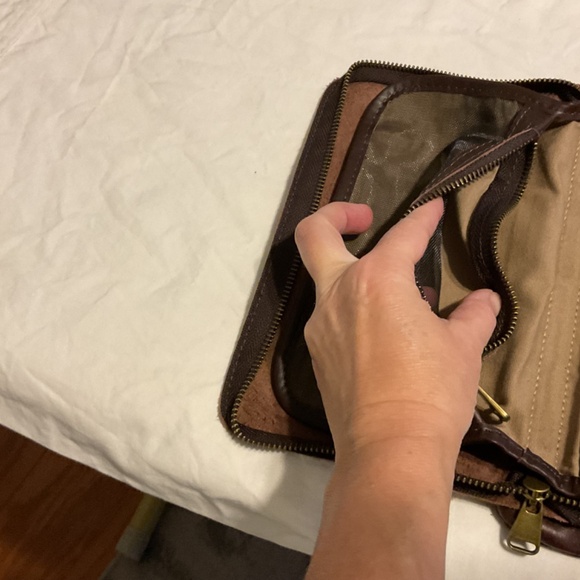 Linshi Tasks Brown Leather Organizer Crossbody Purse. - Picture 11 of 15